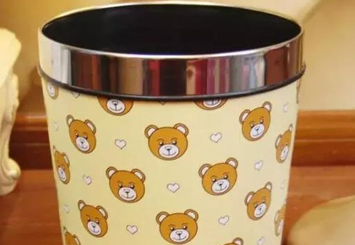 家里的三个地方不要放垃圾桶,回家拿掉吧