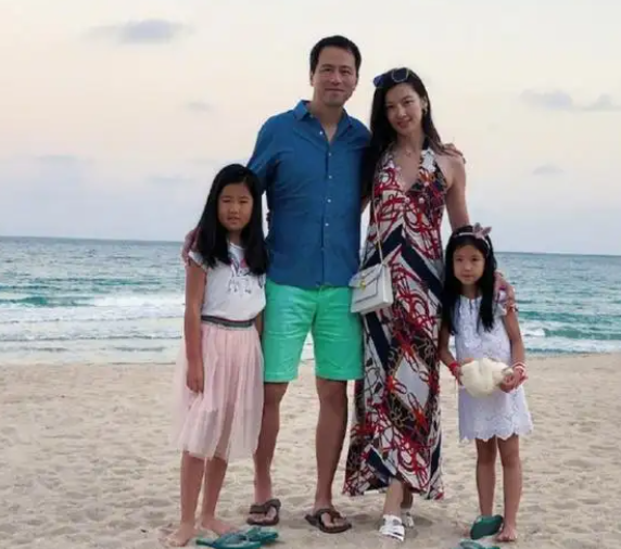 林熙蕾|榜上王晶林熙蕾步步高升，性感女神绯闻不断婚后成为贤妻良母