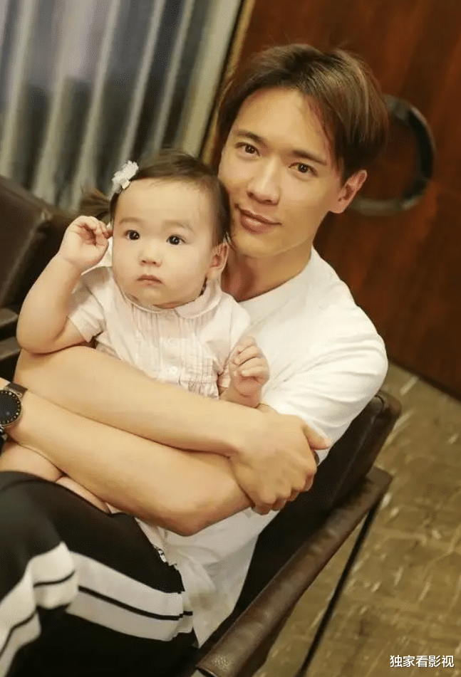 董璇|陈晓儿子眉眼复制爸,董璇女儿神似妈,10后星二代颜值担当是谁?