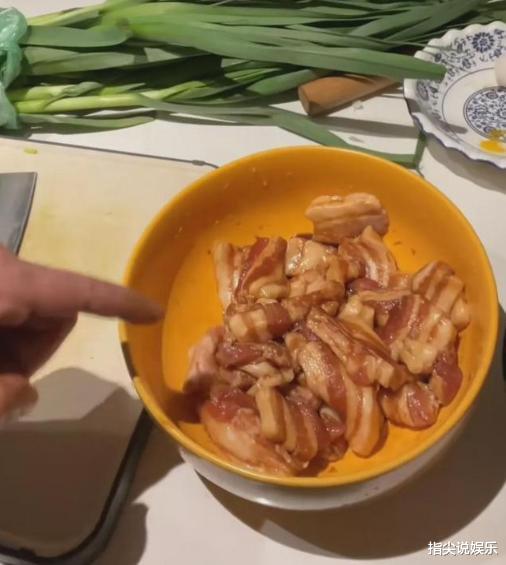 李立群|太惨!69岁李立群凌晨直播,因拉肚子没有药向网友求救