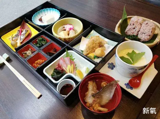 虎牙|连续霸榜最美女明星5年,她的脸到底有啥魔力?