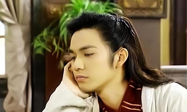 尹正|放过观众吧，皮都皱了还扎堆演古偶的男星们，年近40演未成年？