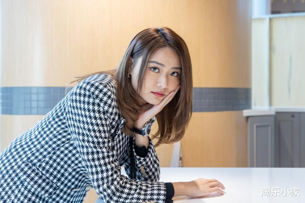 戴祖仪|戴祖仪尊称周嘉洛做「嘉洛哥」,偷师学做戏:我都是入乡随俗!