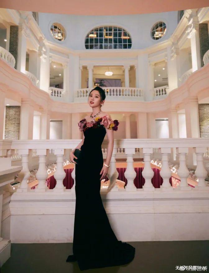 李玟|45岁李玟近照曝光，身材完胜少女：自律，是一个人最顶级的魅力