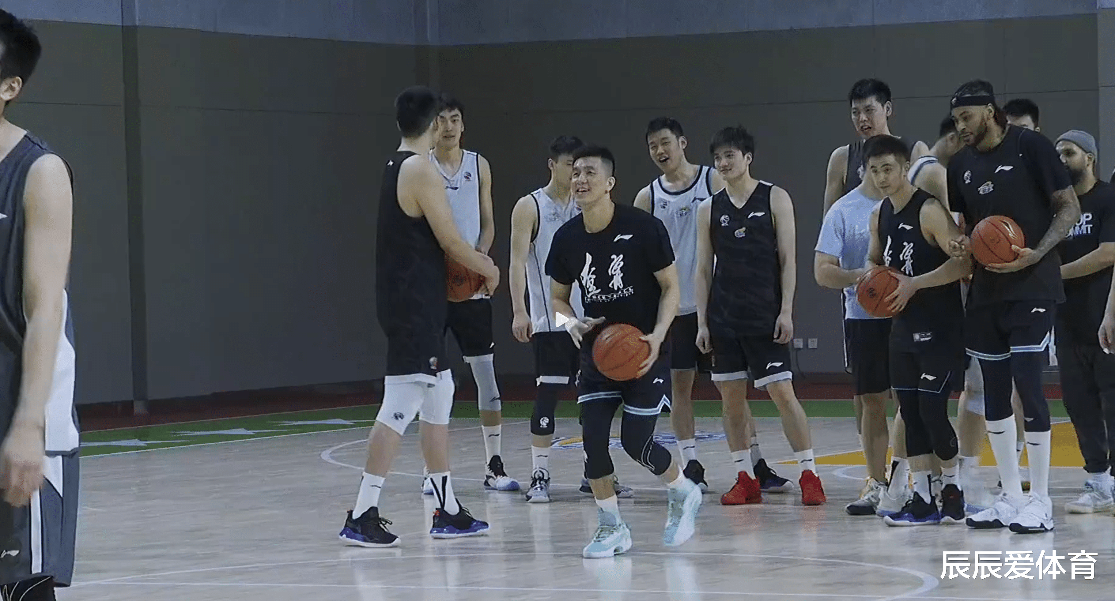 韩德君|杨鸣望参加入男篮教练组，韩德君正式复出合练，郭士强得超级外援