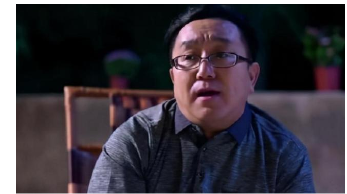 小品|喜剧演员句号:二婚娶小11岁郭雅丹,让丧子岳父母不再泪流