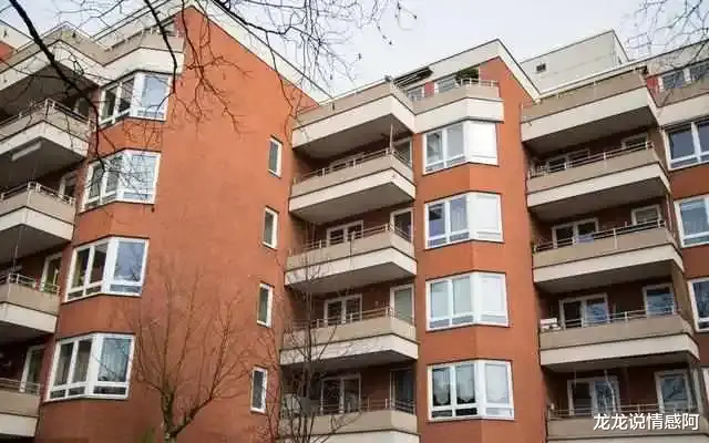 |前两年跟风买了边户的房子,现在后悔得直拍大腿,肠子都悔青了