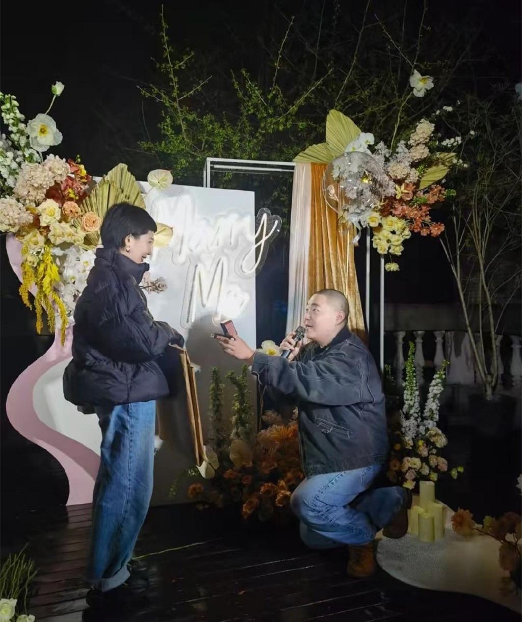 郝劭文|郝劭文携二婚妻子返台，林宁瑞与公婆隔马路比心，7岁女儿未同行