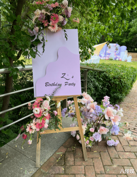 张嘉倪|买超晒照为张嘉倪庆生，送大捧红玫瑰甜喊公主表白，破婚变传闻