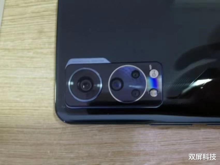 |屏下相机+骁龙870+VC散热，12GB+256GB跌至2598元，吴京代言