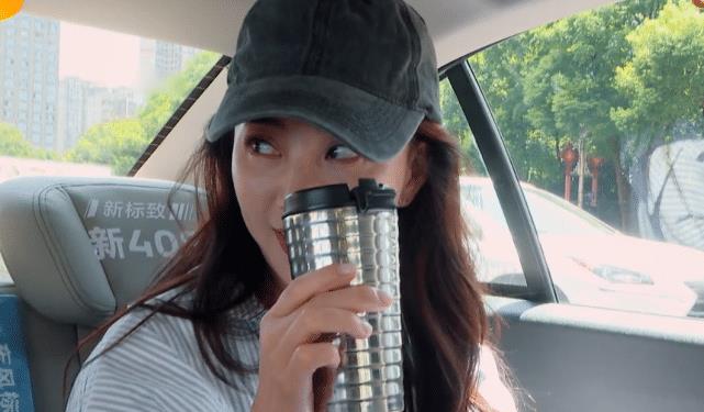 殷桃|殷桃第一次参加综艺节目，一身名牌跟秦海璐和赵丽颖比起来，简直就是小巫见大巫