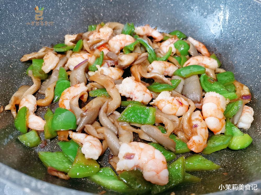 更年期|男人进入更年期，建议多吃5样，堪称“天然雄激素”，别舍不得