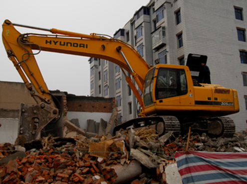 |家里拆迁两套房，该不该分给大姑姐一套房？