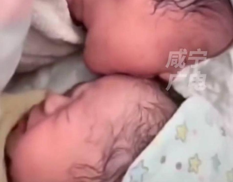 抗麻体质孕妇“生剖”双胞胎,哭声撕心裂肺,产房外丈夫泪如雨下