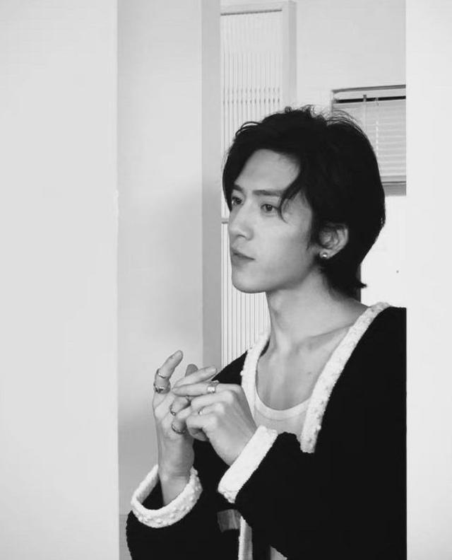 锡纸烫 今年流行这3种“发型”：锡纸烫、寸头和长发，雅痞帅气又高级