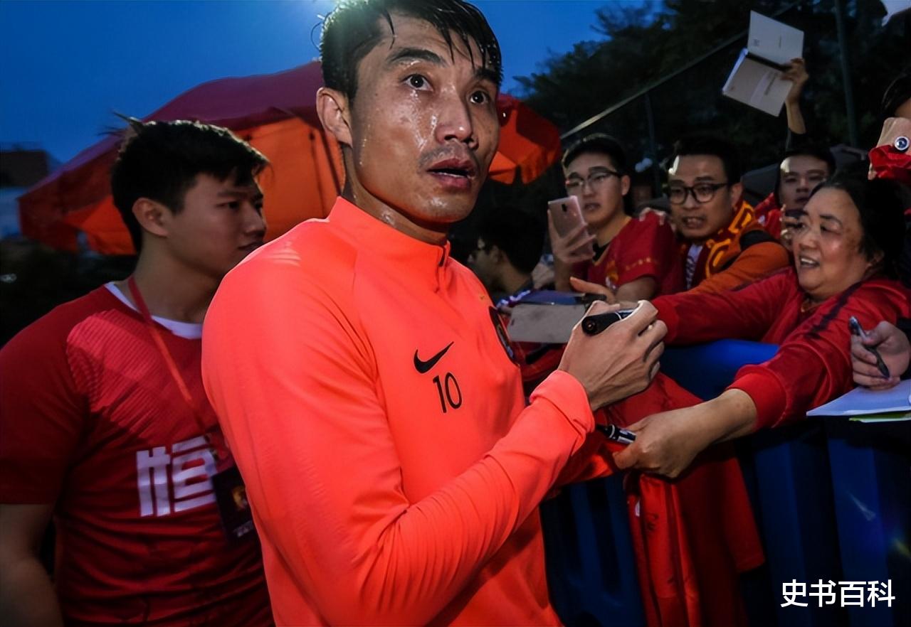 郑智|郑智小7岁娇妻:大学就有8辆宝马车,丈夫年薪千万却不值一提