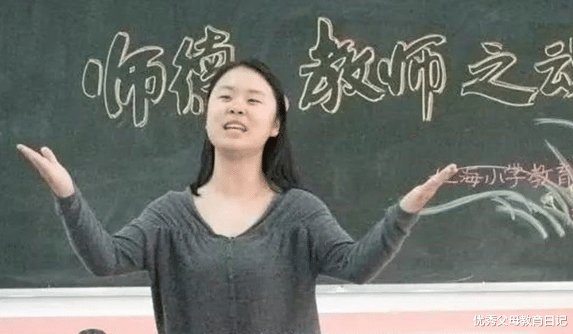 教师|副高级教师到年龄不肯退休，校长深谙“套路”，表示：别想捡轻巧