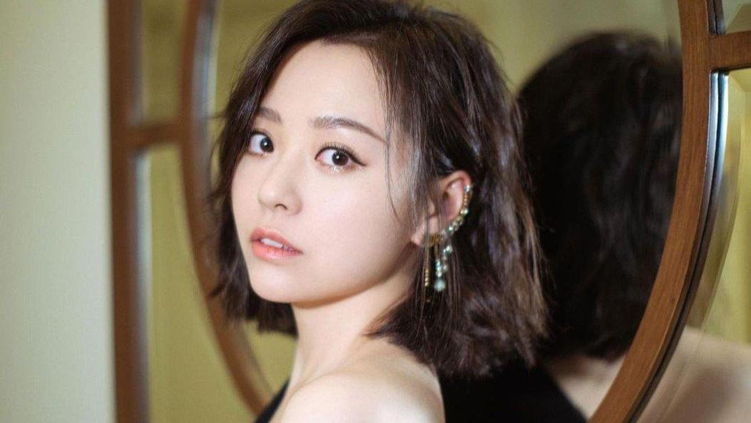 张靓颖|张靓颖为演出故意染疫，称确诊后皮肤变好人变瘦，网友狂轰太自私