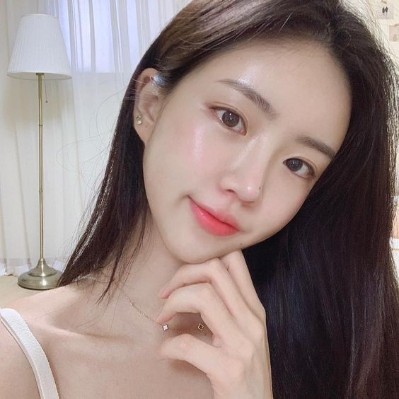 护肤 用对精华水,告诉你一些的高效使用方法