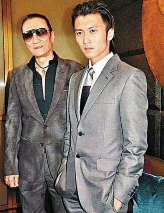 娱乐圈|赵丽颖的血栓，吴京的长短腿，娱乐圈没有哪个巨星，可以随便成功