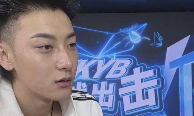 黄子韬|蔡徐坤个人战胜了资本为什么还招黑？跟另外两位比，确实差太远！