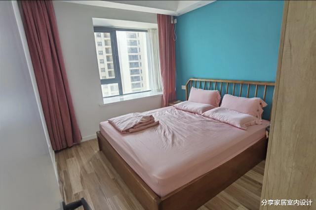 入住半年的新房,餐厅设卡座,沙发不靠墙很实用,看完全屋很治愈