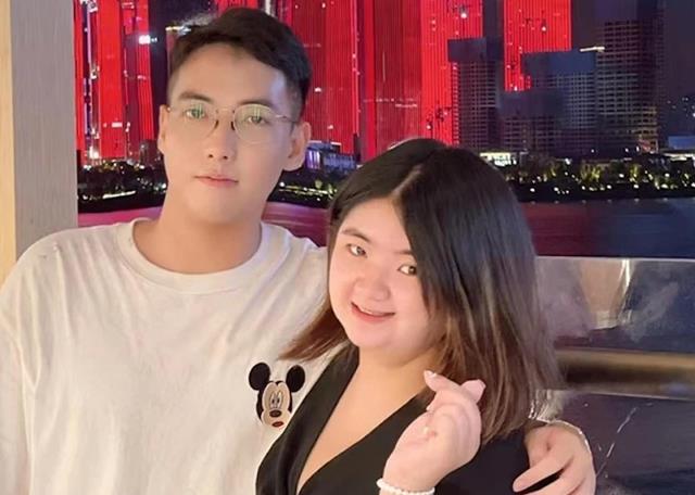 胡慧中|胡慧中女儿晒与陈炜合照,自曝在TVB做临时演员,有意加入娱乐圈