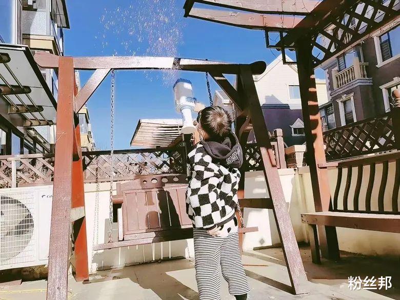 阿哲|阿哲自曝儿子照片,让其首次在YY发声,浅蓝口误直呼“叔叔好”