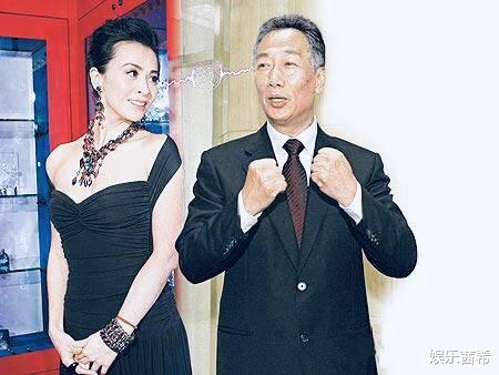 曾馨莹|富士康老板带小24岁娇妻出席活动，71岁不服老，家有五娃渴望生四胎