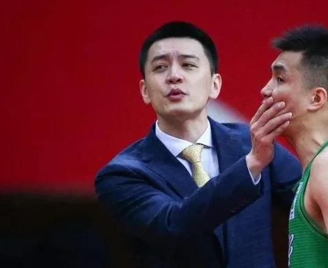 季后赛|大快人心！杨鸣慌了，前两赛季打败辽宁的超级外援季后赛复活了