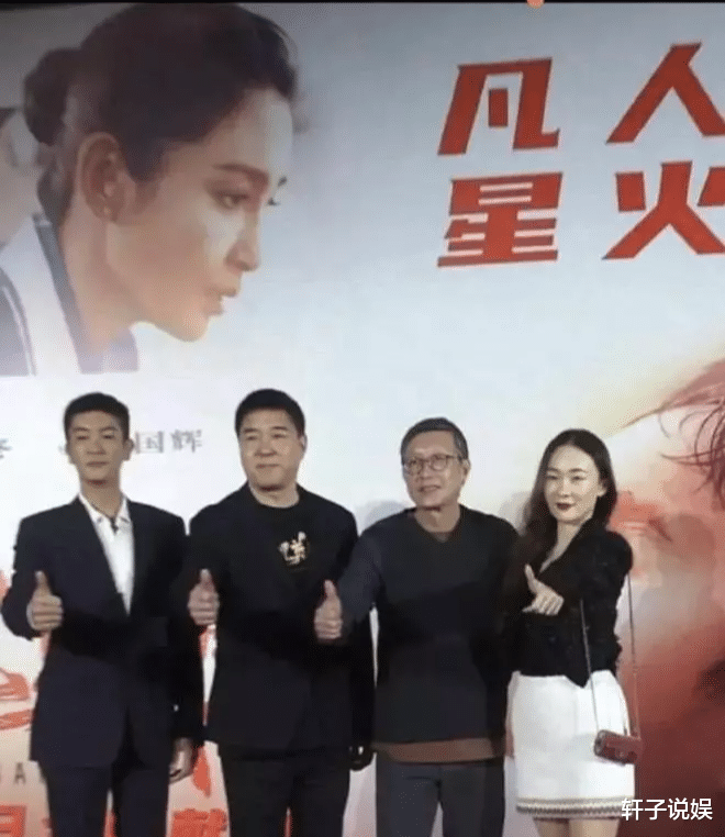 杜江|坐等离婚!霍思燕与男导演亲密互动险摔倒,杜江选择性眼瞎看不见