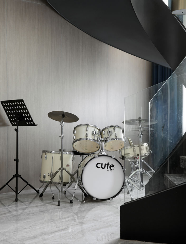 暗色系装修风格,让空间变得轻奢而又内敛,充分满足业主需求