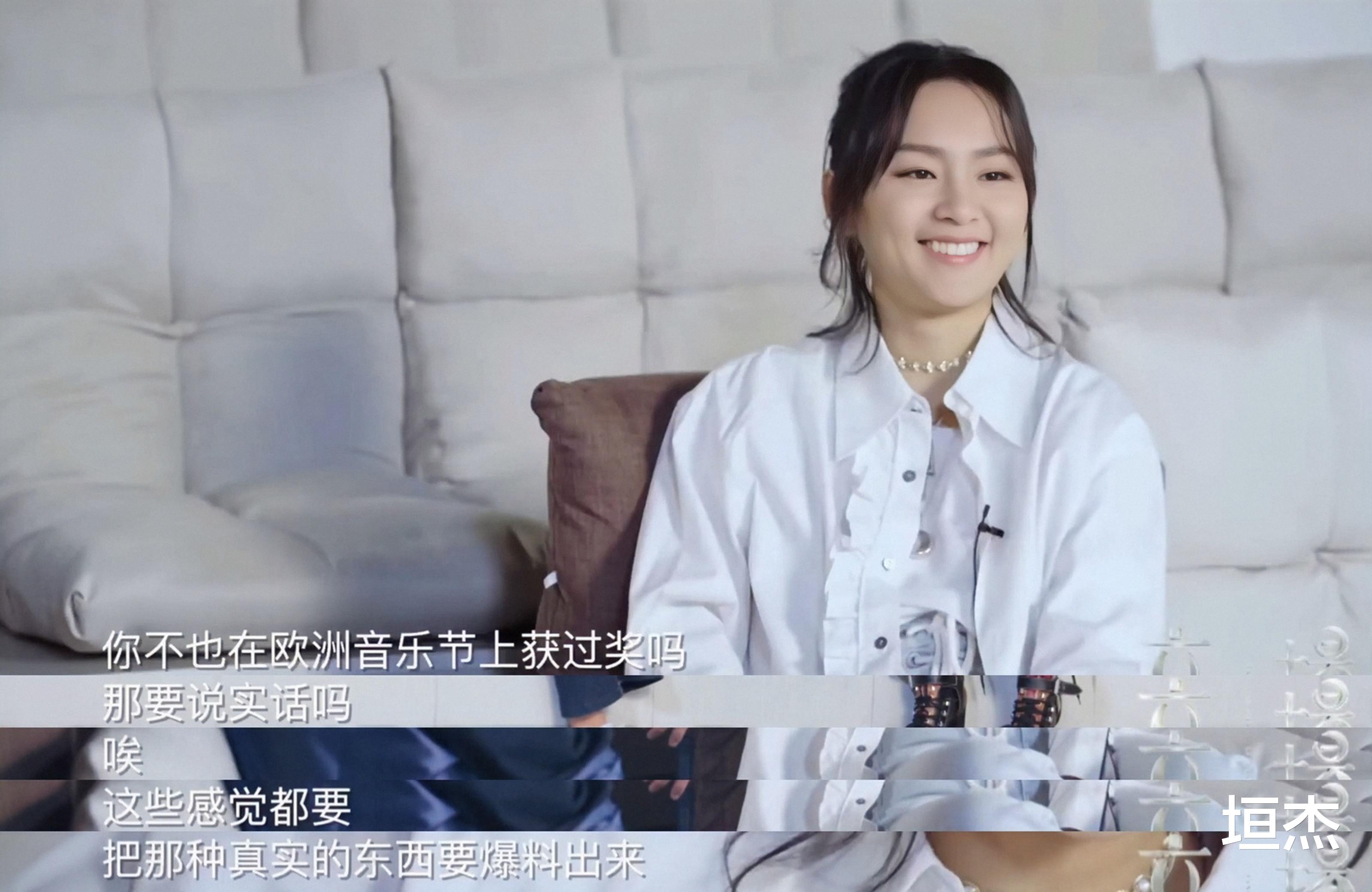 周笔畅|17年后再看周笔畅,从爆红到跌落低谷,她是如何翻身的?