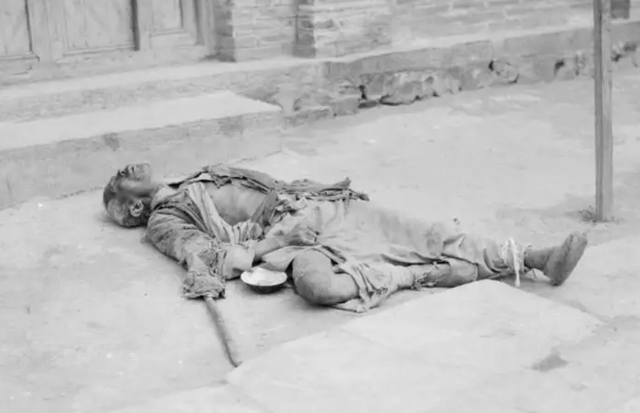 1961年,大地主刘文彩三姨太惨死街头,濒死前竟无留下一句遗言