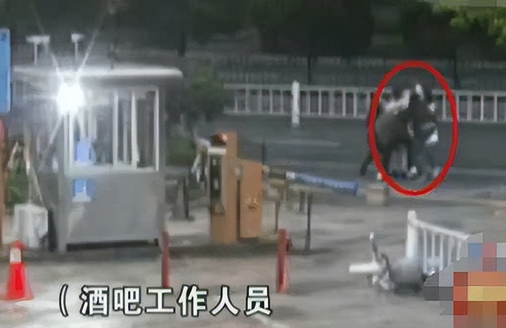 案件回顾:男子因长得太帅,被三女子强行带走,男子:饶了我吧