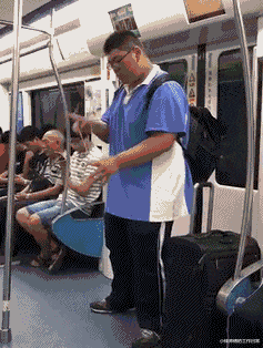 |“十年前后的手机变化有多大？”合着就变了个字母