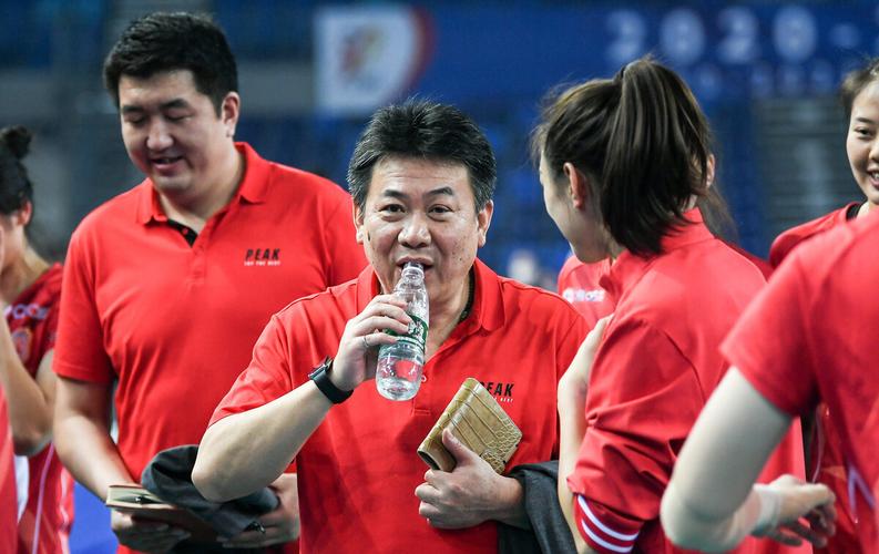女排|不是安家杰，不是王宝泉！蔡斌成女排新主帅，接班郎平，二进宫！