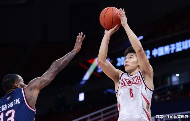 周鹏|出战45分，关键时刻无处不在，周鹏仅13中4，但却是MVP