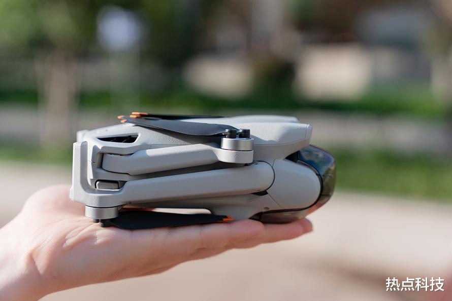 C++|大疆DJI Mini 3无人机评测：精确定位，便携高画质与性价比的结合体