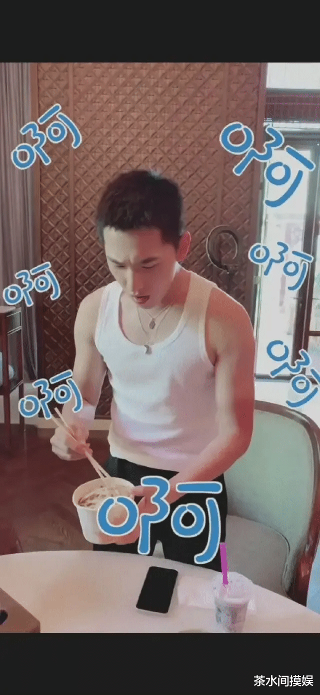 唐嫣|吃空气、假开车、骑假马、戴假肩胛骨，内娱明星拍戏有啥是真的？