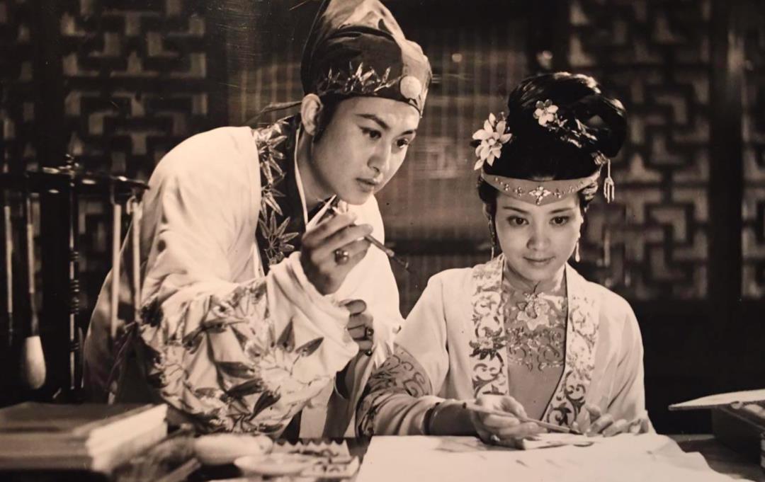 演唱会|潘虹当年因何顶替姜黎黎主演《杜十娘》 看看影片幕后故事和主创