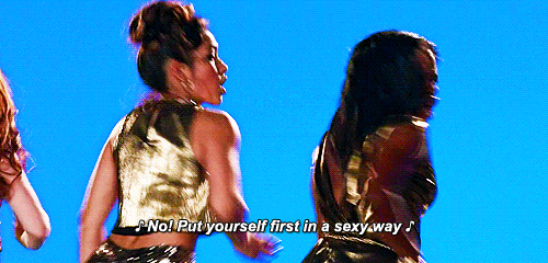 经典|「幼态脸」横扫翻拍的经典神剧，我们正经历一场全社会审美滑坡