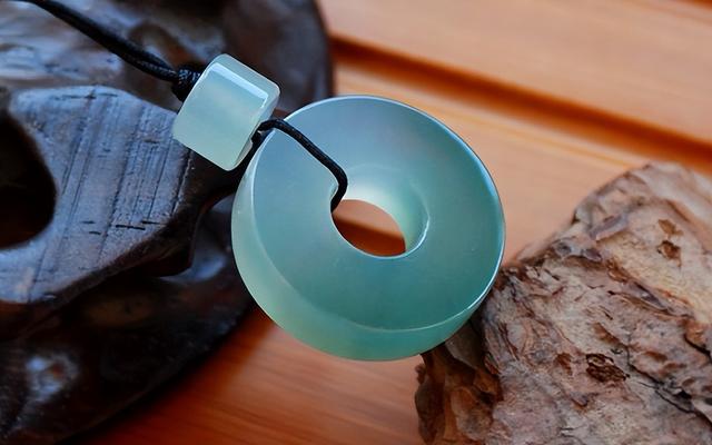 翡翠|用于收藏不变现的翡翠，还有价值吗？过来人说出自己的经验