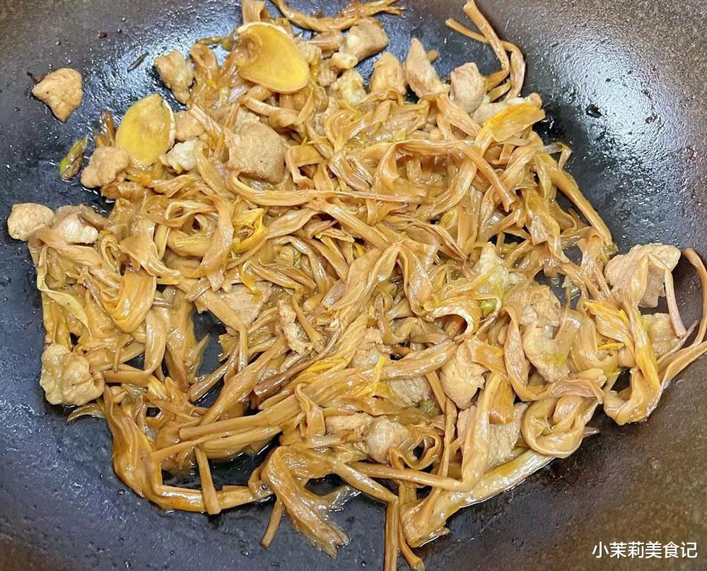 养脑就是养命,建议中老年多吃这5样,都是大脑最爱,脑力更充沛