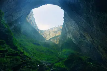 世界上最大的冰川——“天坑”
