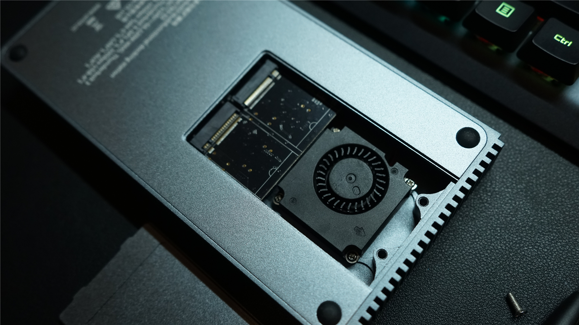 小米科技|MAC笔记本伴侣 10种功能拓展 奥睿科TB3-S2雷电3硬盘盒扩展坞测评