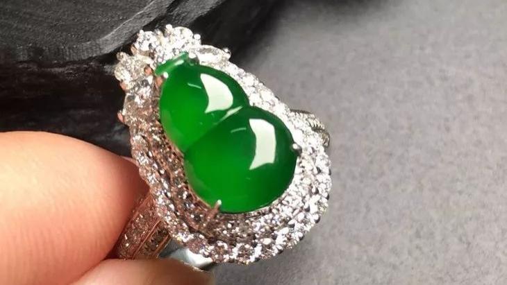 翡翠|聊一聊翡翠和玉有什么区别呢？