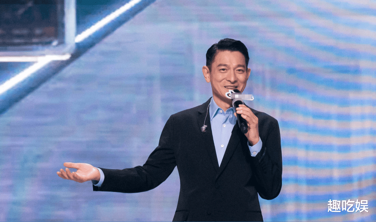 王一博|王一博缺钱开打赏?网友质疑:真不应该,不信看刘德华的为人处事