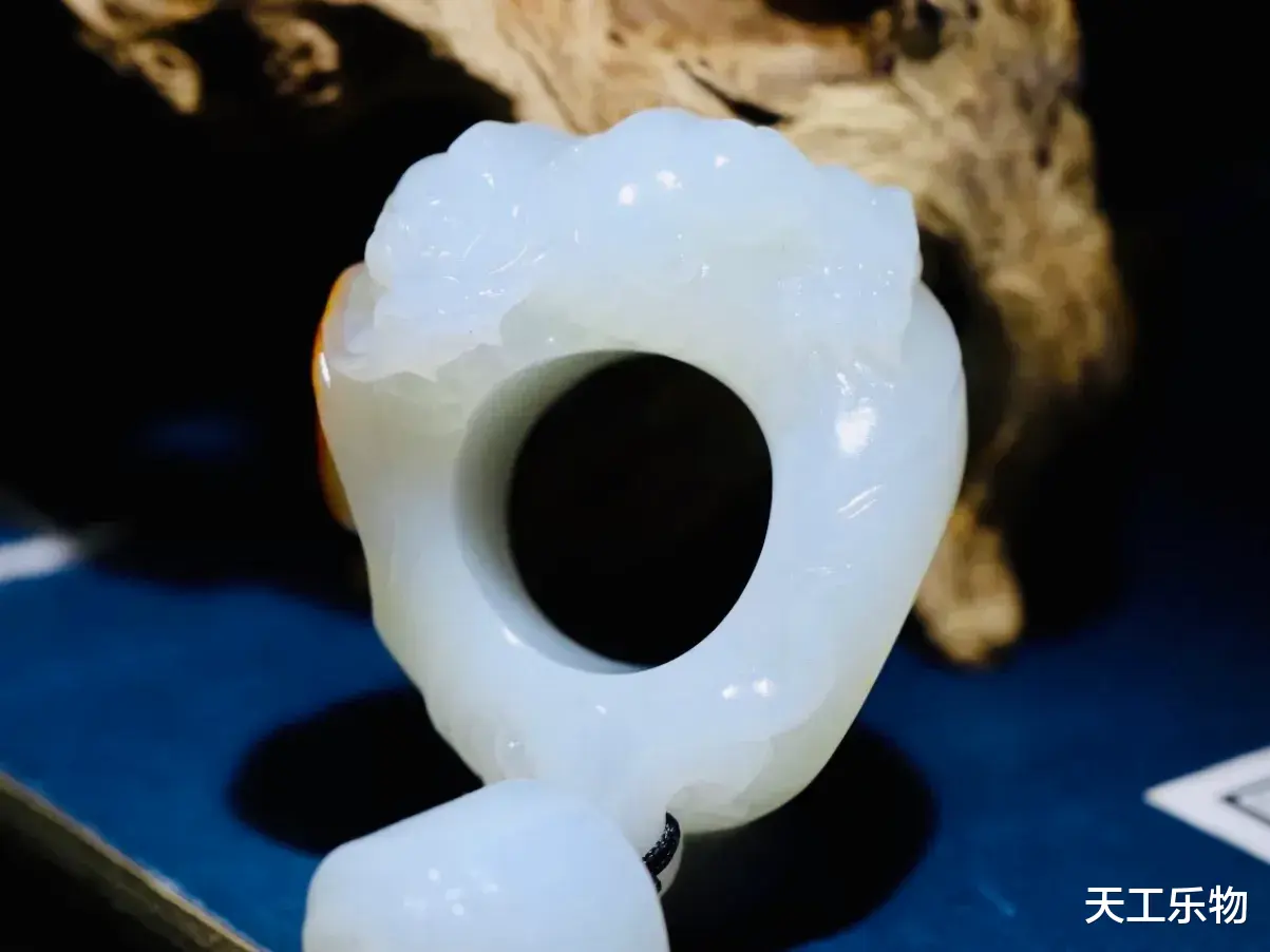 |透的好还是不透的好？解密和田玉的透光性之谜！