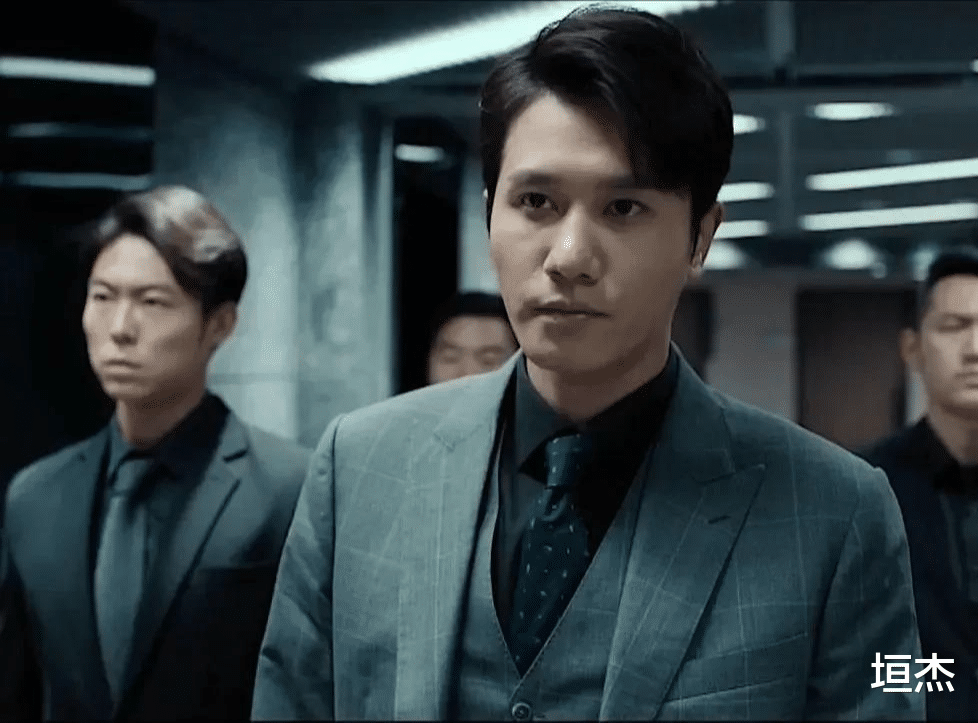 黄景瑜|2022年5大“无效男主”，部部戏都是男一号，就是火不起来